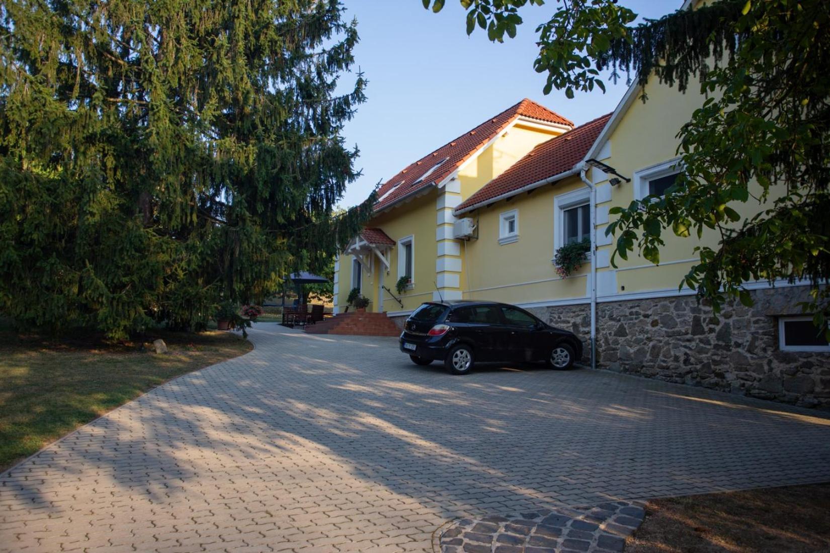 Kondics Apartmanhaz Sárvár Dış mekan fotoğraf