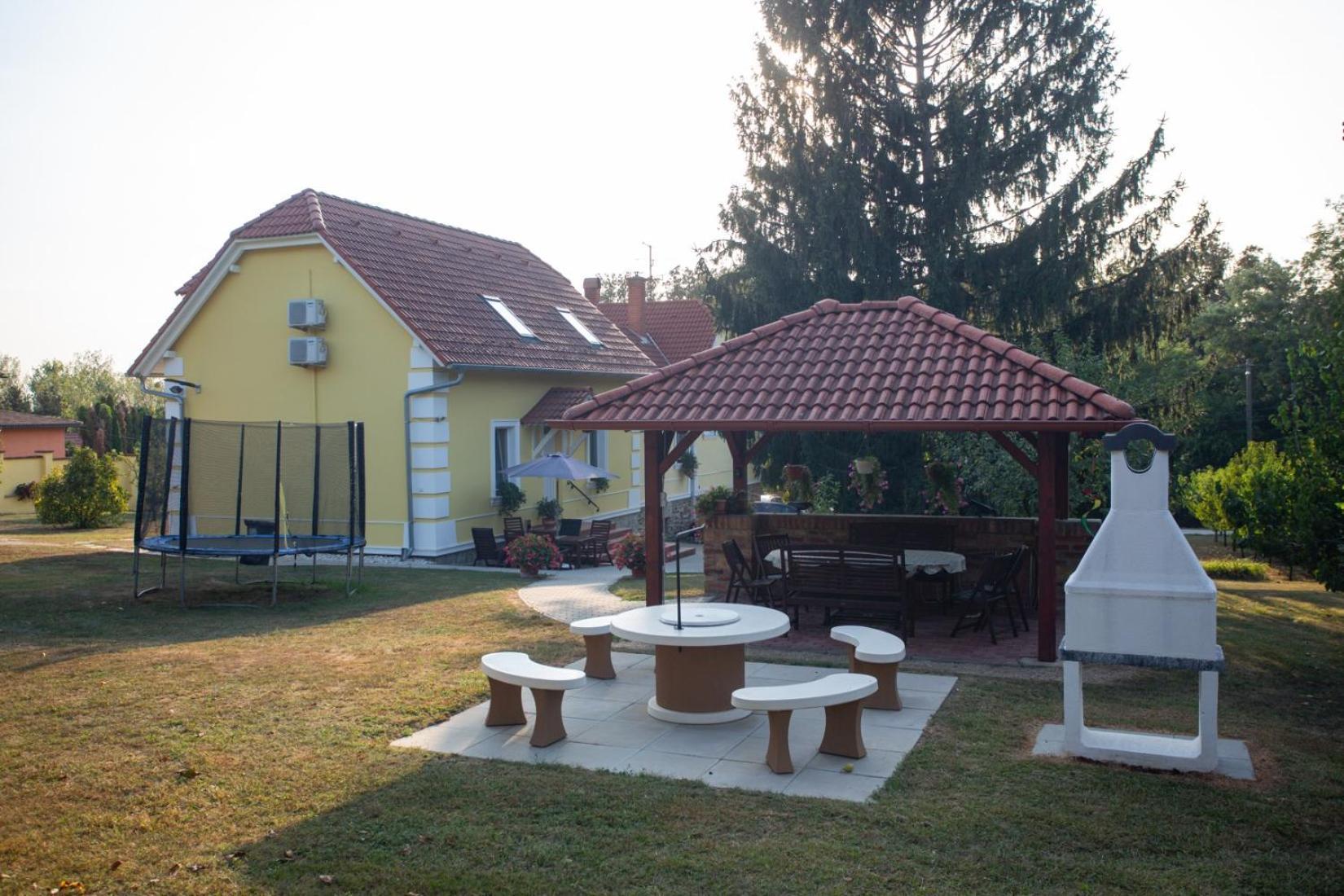 Kondics Apartmanhaz Sárvár Dış mekan fotoğraf